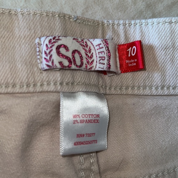 So Her cream colored stretchy shorts - Picture 3 of 3